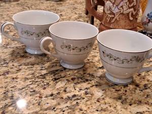 lot 387 image: Lot of (3) Cottonwood Brentwood Fine China Tea Cups