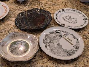 lot 391 image: Lot of (4) Assorted Collectible Decorative Plates