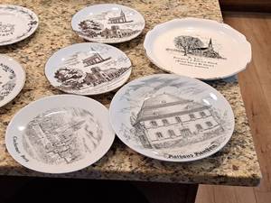 lot 392 image: Lot of (5) Assorted Collectible Decorative Plates