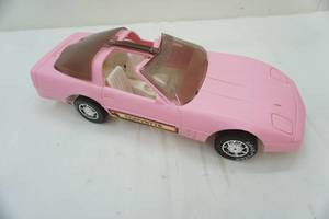 lot 20 image: Vintage 1980s Barbie Corvette