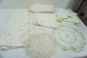 lot 26 image: lace table linens and doilies