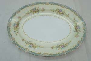 lot 35 image: serving plate 13.5 Naomi Noritake China