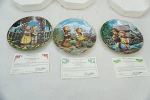 lot 36 image: Collectors Plates M.J. Hummel Little Companions series by Danbury Mint. 3ct
