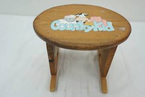 lot 41 image: country kid step stool 9