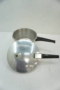 lot 44 image: Presto Pressure Cooker