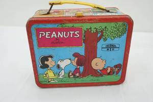 lot 87 image: Vintage Thermos Metal Lunchbox