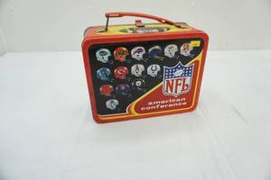 lot 88 image: Vintage Thermos Metal Lunchbox