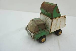 lot 99 image: AntiqueVintage Tonka Garbage Truck. 9 long