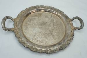 lot 116 image: Oneida Serving Tray