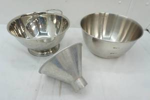 lot 130 image: Stainless steel kitchenware lot