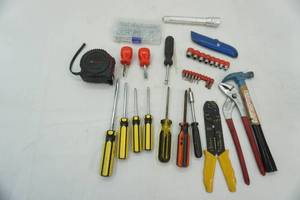 lot 134 image: Hand tools & hardware lot