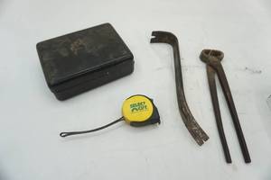 lot 143 image: Hand Tools & hardware lot