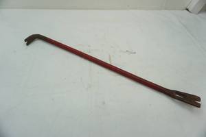 lot 145 image: crowbar