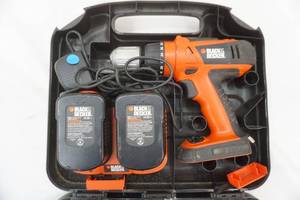 lot 149 image: Black & Decker Drill, charger & 2 batteries 14V
