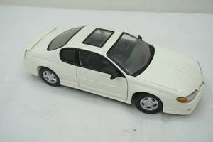 lot 177 image: 118 2000 Monte Carlo
