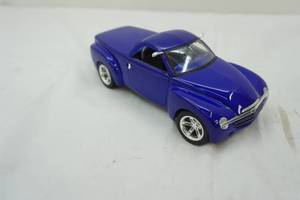 lot 180 image: 118 2000 Chevrolet SSR