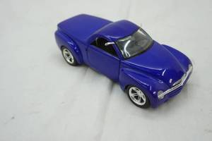 lot 182 image: 125 2000 Chevrolet SSR