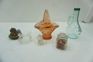 lot 187 image: Home Decor Glass Lot