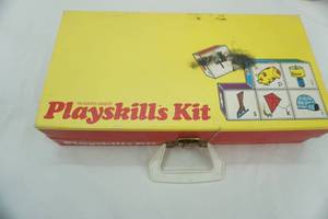 lot 196 image: Vintage Readers Digest Playskills kit
