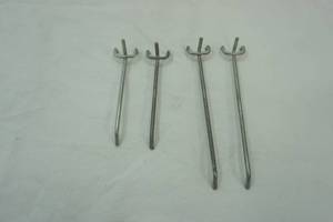 lot 215 image: Box of peg board hooks 2 different sizes. 32 lbs.