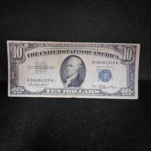 lot 105 image: 1953 $10 Silver Certificate