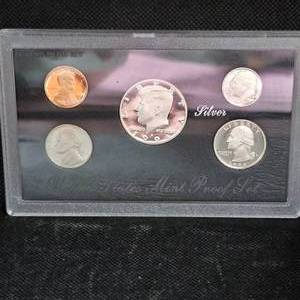 lot 127 image: 1994 US Mint Proof Set