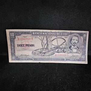 lot 138 image: 1958 $10 Peso Note