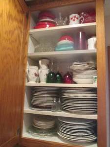lot 104 image: Contents of cupboard including lots...