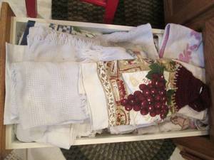 lot 139 image: Drawer stuffed with dish towels and...