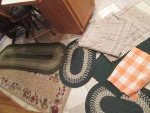 lot 142 image: Lot of runner rugs and oval floor r...