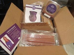 lot 149 image: Joy Ceramic was warmer, wax melts, ...