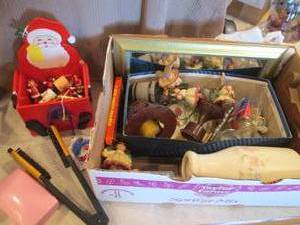 lot 163 image: Lot of assorted holiday and home de...