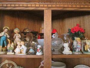 lot 177 image: Vintage stemware, ceramic figurines...
