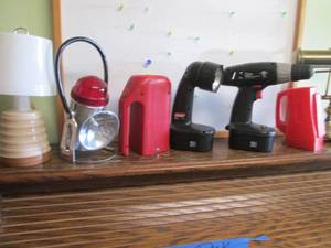 lot 194 image: Bankers Lamp, Flashlights, lanterns...