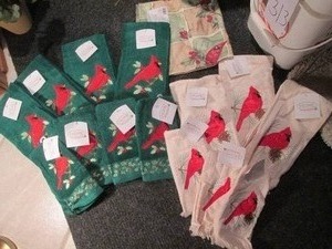 lot 319 image: Assortment of new Cardinal themed f...
