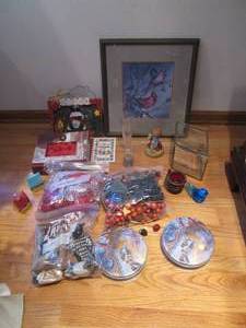 lot 23 image: Framed Cardinal print plus misc cra...