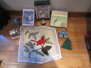 lot 41 image: New packages of holiday greeting ca...