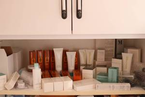 lot 202 image: lot of misc skin care products, Cel...