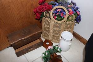 lot 229 image: lot of decor artificial flowers jew...