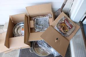 lot 259 image: brand new kitchen lot including cop...
