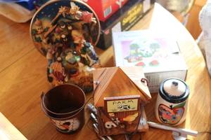 lot 271 image: Music box, wind chime, bird house...