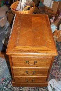 lot 281 image: small side table 25x21x15...