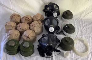 lot 20 image: Vintage Gas Masks with Zililschutzfilter 68 Filters