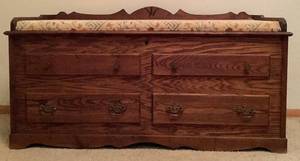 lot 22 image: Cedar Chest with Fabric Seat