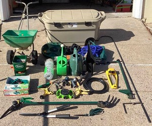 lot 34 image: Gardener Bundle