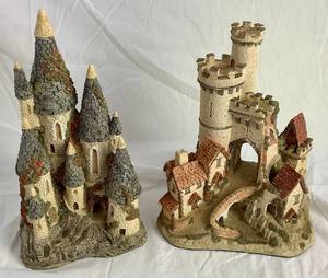 lot 71 image: David Winter Castles
