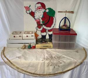 lot 73 image: Vintage Christmas Collection