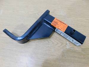 lot 22 image: Tow Smart Class III 8 Drop Hitch