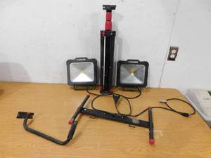 lot 28 image: Husky 10,000-Lumen Twin-Head LED Work Light