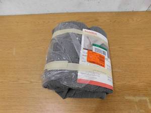 lot 50 image: Stylewell 8x10 Deluxe Non-slip Rug Gripper